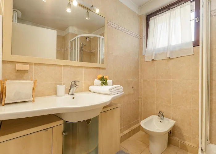 L'outa 111 - Happy שאמוני